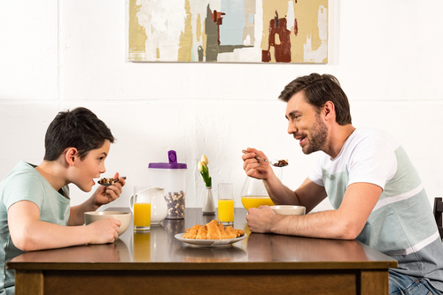 Foto:  Worauf Familien beim gemeinsamen Essen achten sollten