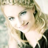 Hebamme Natalie Schmidl