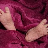 Hebamme Sara Shlomoviz