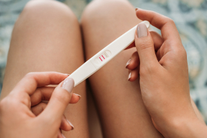 Foto von  Der Schwangerschaftstest: Wissenswerte und spannende Fakten rund um das magische Stäbchen
