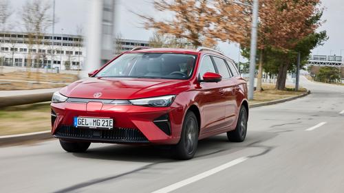 Foto des fahrenden MG-5 von der Seite