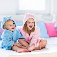 Illustration Kinder-Bademäntel