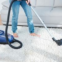 Illustration Teppichreinigung bei Familien